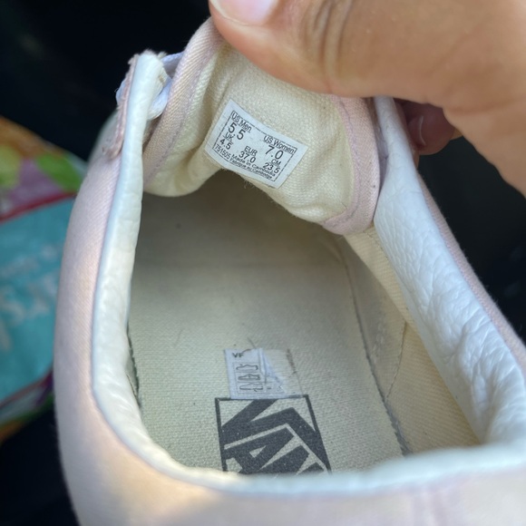 Vans - Picture 4 of 6